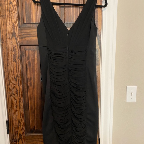 Beautiful V neck instantly slimming ruched little black dress NWT - Picture 8 of 12